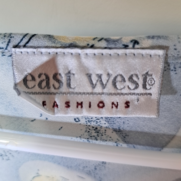 East West Vintage Baby Blue Floral Flowy Top Size Large Cross Front 3/4  Sleeve - Picture 5 of 10